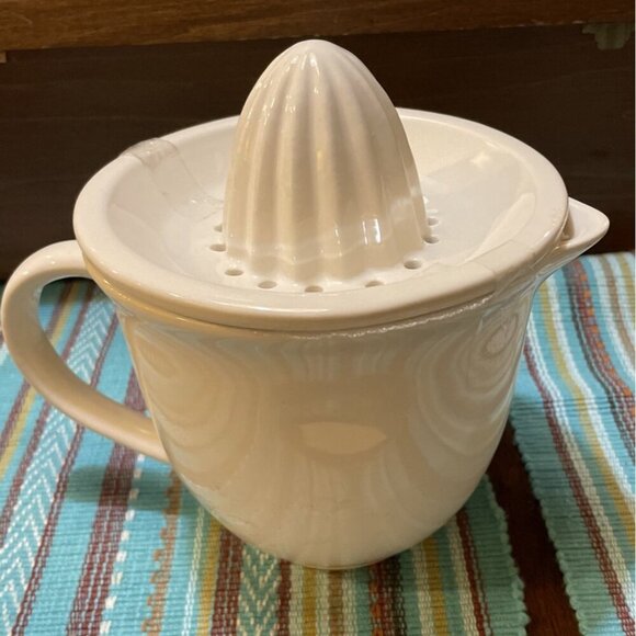 Rae Dunn Artisan Collection by Magenta Juicer FRESH - Picture 4 of 5